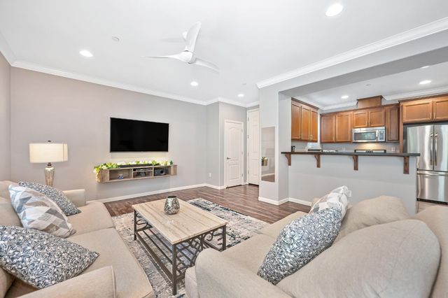 104 Rodin Ln, Folsom, CA 95630