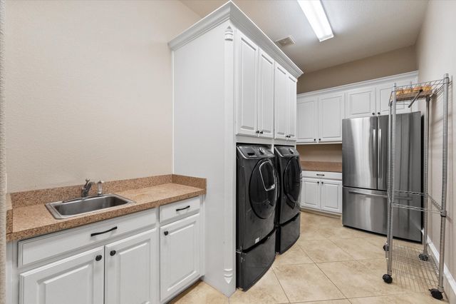 160 Steel Dust Drive, Red Oak, TX 75154