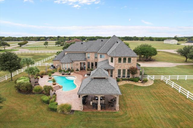 160 Steel Dust Drive, Red Oak, TX 75154