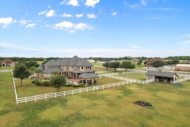 160 Steel Dust Drive, Red Oak, TX 75154
