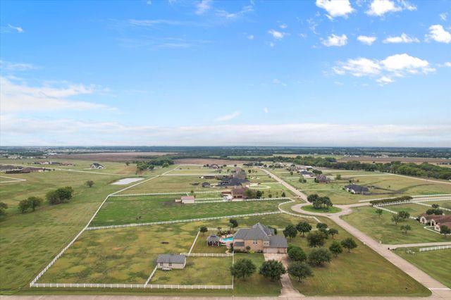 160 Steel Dust Drive, Red Oak, TX 75154