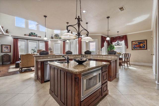 160 Steel Dust Drive, Red Oak, TX 75154