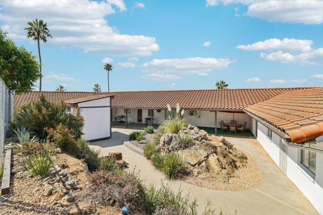 2068 Camino Culebra, Vista, CA 92084