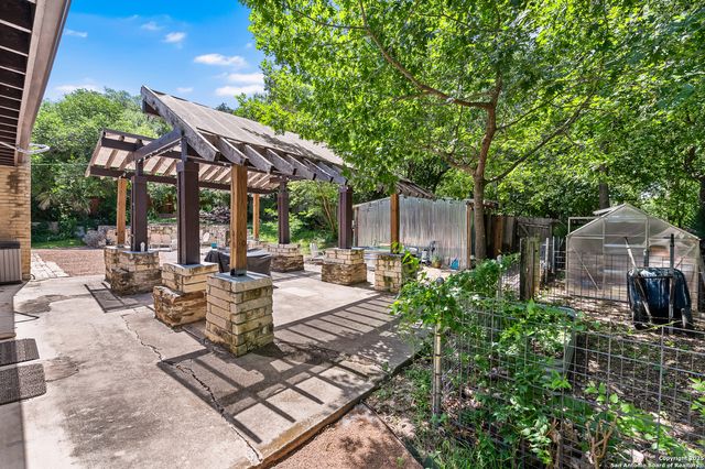 808 Eventide, Terrell Hills, TX 78209