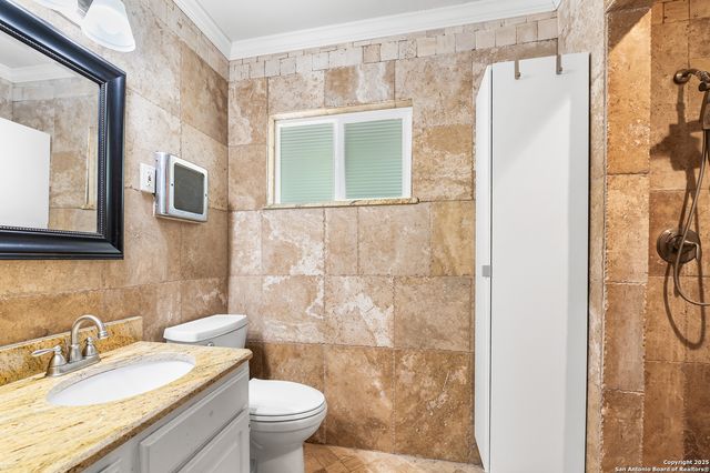 808 Eventide, Terrell Hills, TX 78209