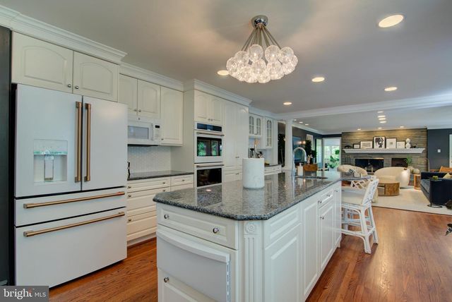 11205 SORREL RIDGE LN, Oakton, VA 22124