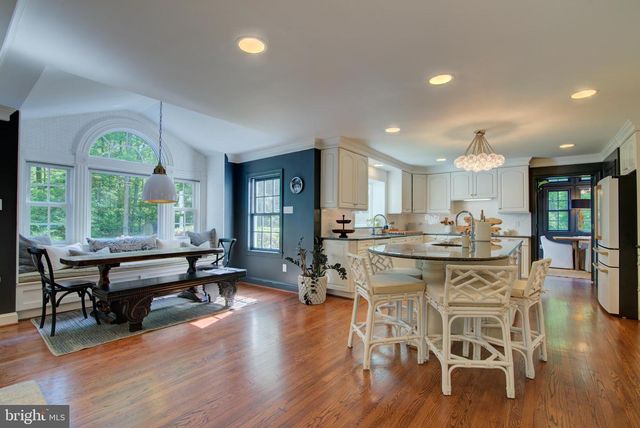 11205 SORREL RIDGE LN, Oakton, VA 22124