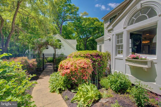 11205 SORREL RIDGE LN, Oakton, VA 22124