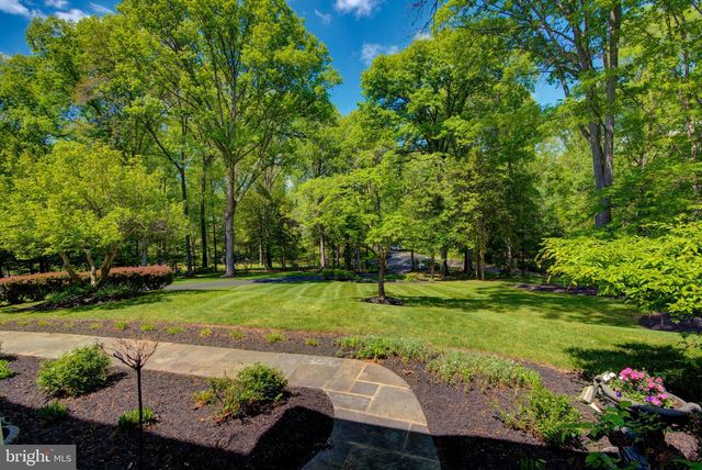 11205 SORREL RIDGE LN, Oakton, VA 22124