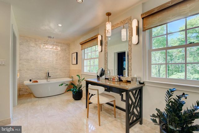 11205 SORREL RIDGE LN, Oakton, VA 22124