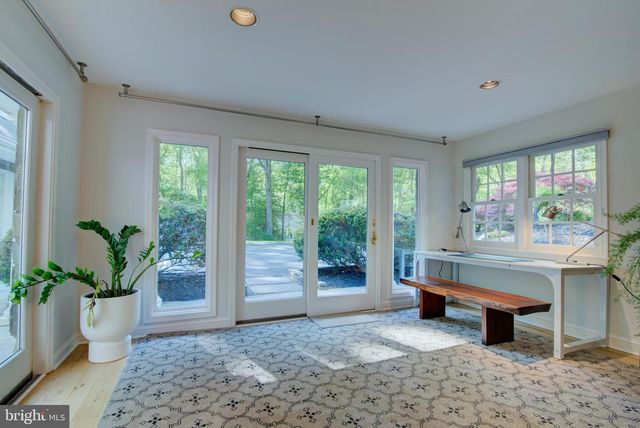 11205 SORREL RIDGE LN, Oakton, VA 22124