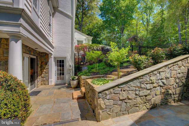 11205 SORREL RIDGE LN, Oakton, VA 22124