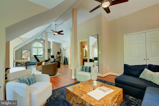 11205 SORREL RIDGE LN, Oakton, VA 22124