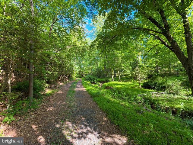 11205 SORREL RIDGE LN, Oakton, VA 22124