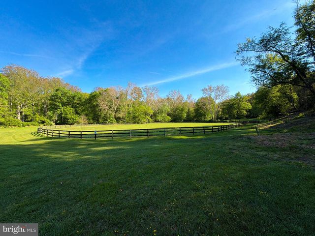 11205 SORREL RIDGE LN, Oakton, VA 22124
