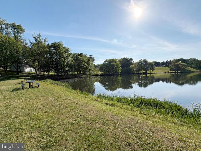 11205 SORREL RIDGE LN, Oakton, VA 22124