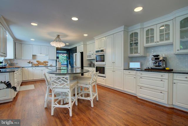 11205 SORREL RIDGE LN, Oakton, VA 22124