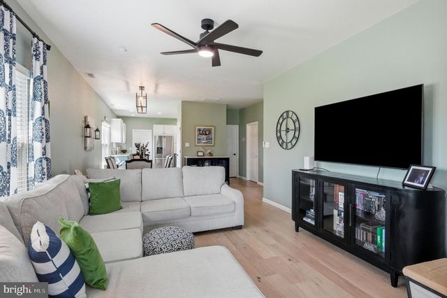 14 SPRING LN, Edgewater Park, NJ 08010