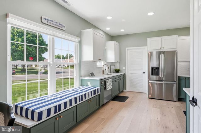 14 SPRING LN, Edgewater Park, NJ 08010