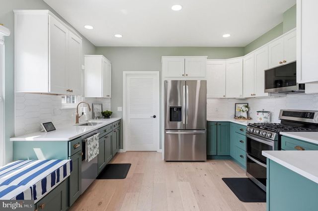 14 SPRING LN, Edgewater Park, NJ 08010