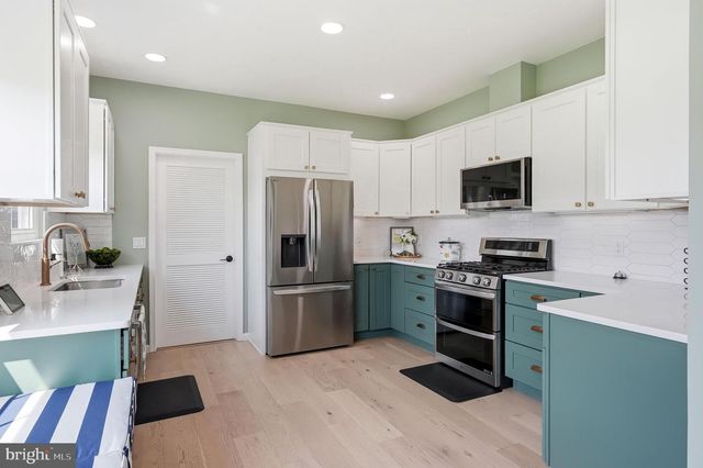 14 SPRING LN, Edgewater Park, NJ 08010