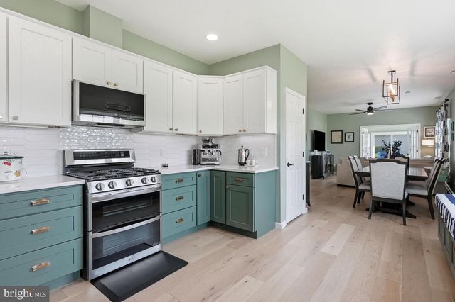 14 SPRING LN, Edgewater Park, NJ 08010