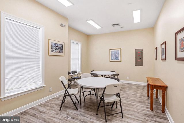 14 SPRING LN, Edgewater Park, NJ 08010