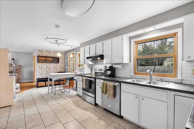 7 deborah Drive, South Burlington, VT 05403