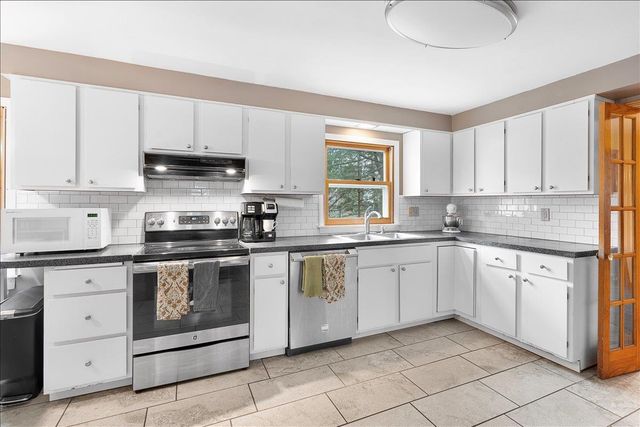 7 deborah Drive, South Burlington, VT 05403