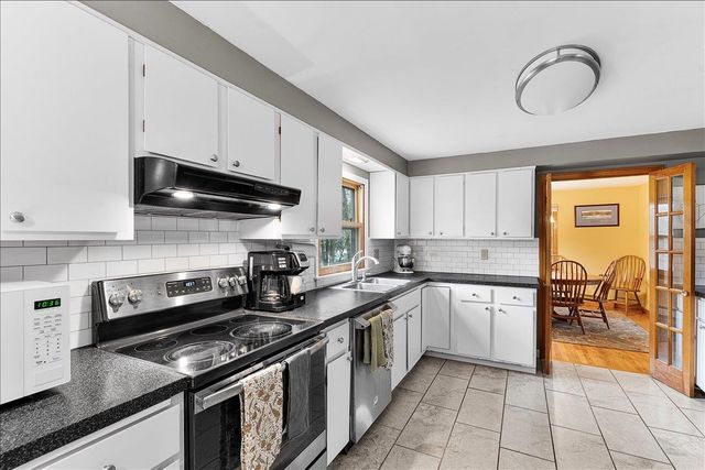 7 deborah Drive, South Burlington, VT 05403
