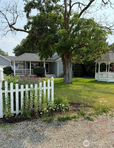 432 5th Avenue, Oroville, WA 98844