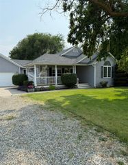 432 5th Avenue, Oroville, WA 98844