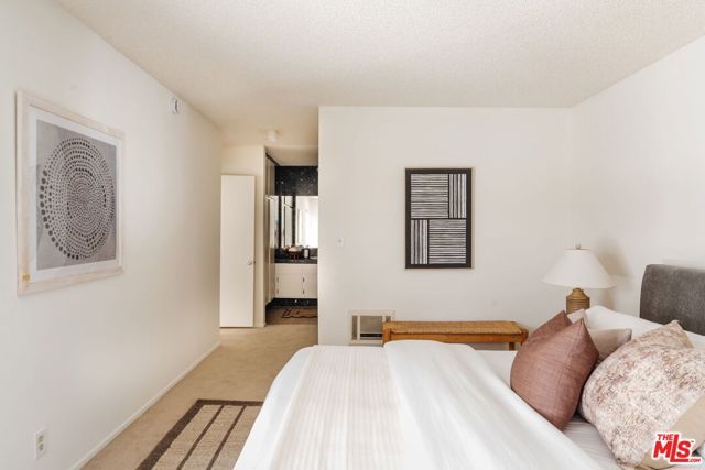 355 S Los Robles Avenue 210, Pasadena, CA 91101