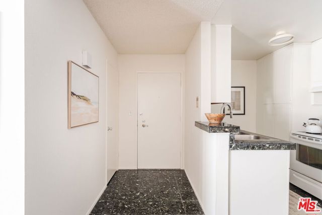 355 S Los Robles Avenue 210, Pasadena, CA 91101