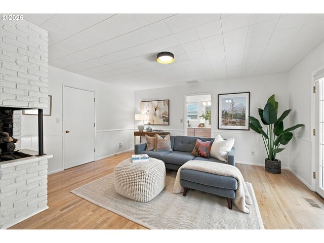 5370 Sw CHESTNUT Ave, Beaverton, OR 97005