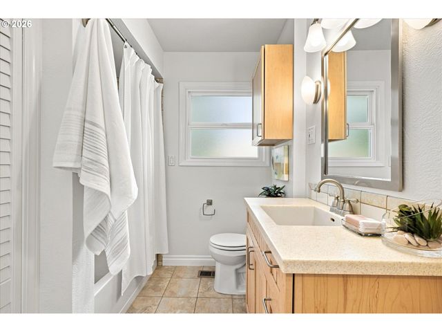 5370 Sw CHESTNUT Ave, Beaverton, OR 97005