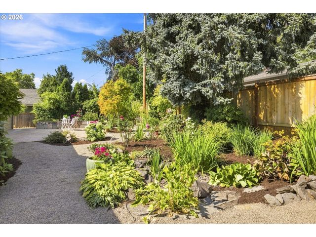 5370 Sw CHESTNUT Ave, Beaverton, OR 97005