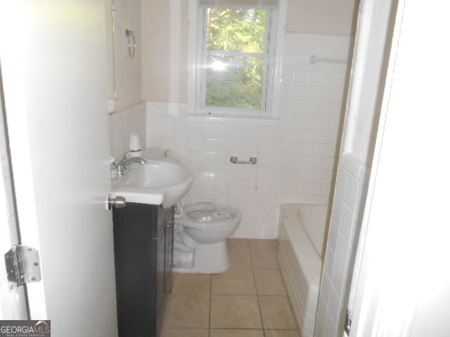 4022 Clark Drive, Ellenwood, GA 30294