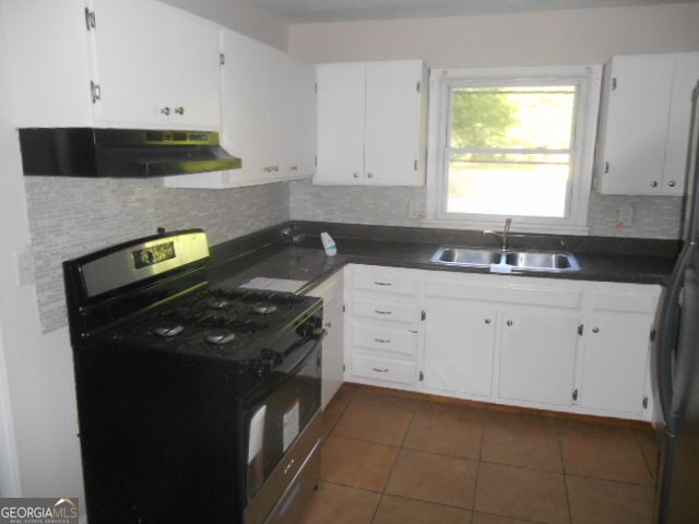 4022 Clark Drive, Ellenwood, GA 30294