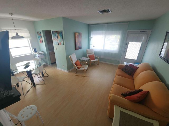 3232 CANAL Drive 20, Pompano Beach, FL 33062