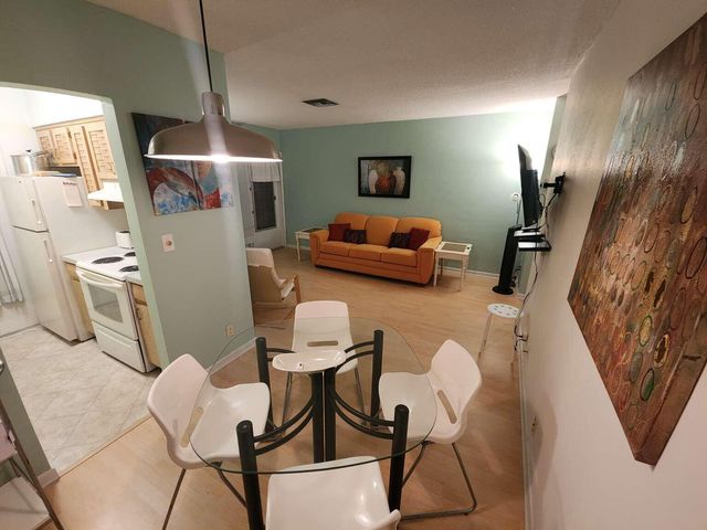 3232 CANAL Drive 20, Pompano Beach, FL 33062
