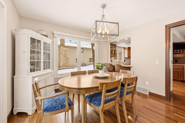 10730 34th Avenue N, Plymouth, MN 55441