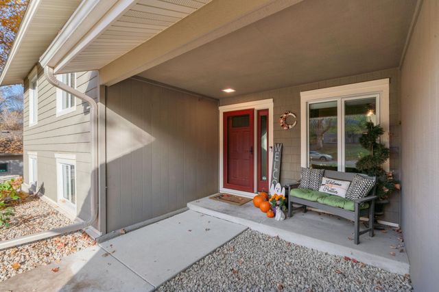 10730 34th Avenue N, Plymouth, MN 55441