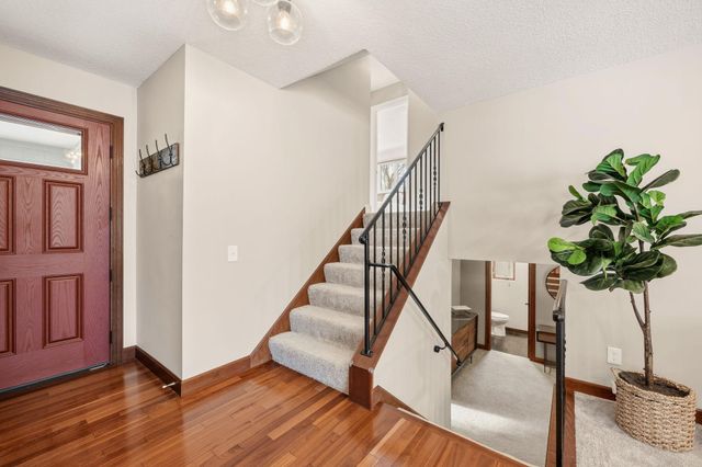 10730 34th Avenue N, Plymouth, MN 55441