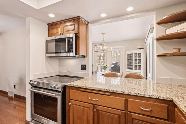 10730 34th Avenue N, Plymouth, MN 55441