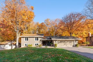 10730 34th Avenue N, Plymouth, MN 55441