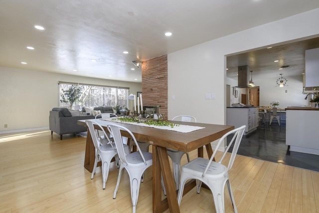 902 Lake DRIVE, South Milwaukee, WI 53172