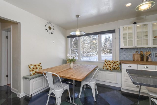 902 Lake DRIVE, South Milwaukee, WI 53172