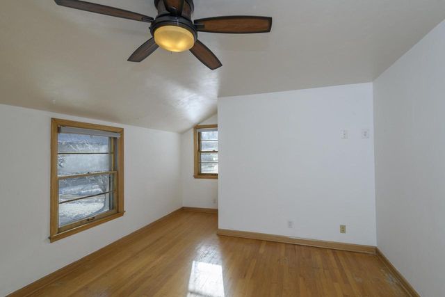 902 Lake DRIVE, South Milwaukee, WI 53172