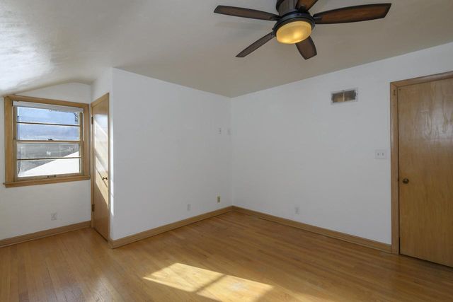 902 Lake DRIVE, South Milwaukee, WI 53172